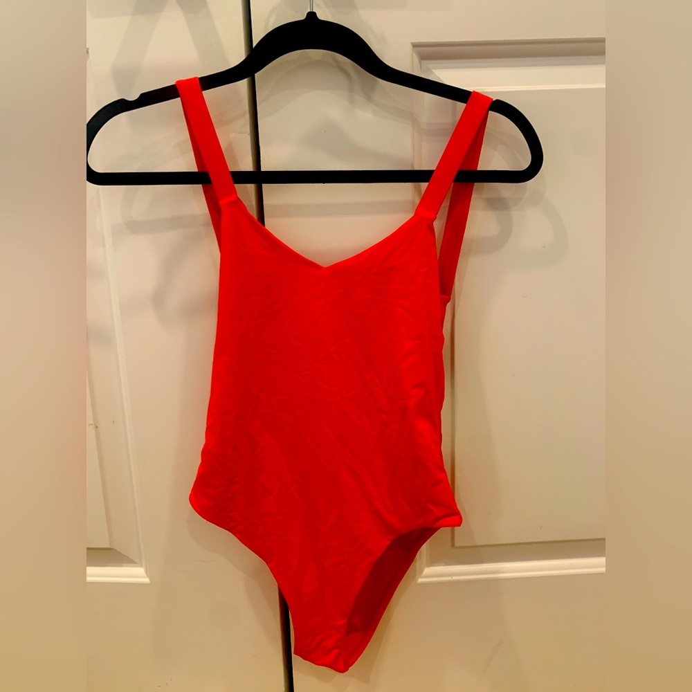 BNWT: Vitamin A Size 6/Small One piece